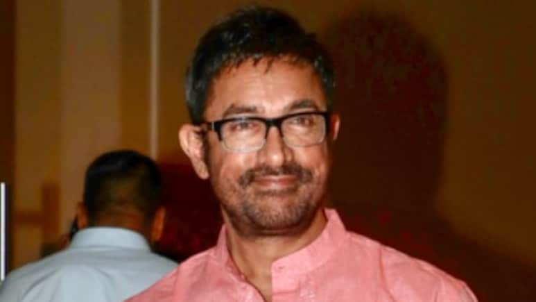 आमिर खान पर चढ़ा बप्पा की भक्ति का रंग, दर्शन करने पहुंचे राज ठाकरे के घर आमिर खान पर चढ़ा बप्पा की भक्ति का रंग, दर्शन करने पहुंचे राज ठाकरे के घर