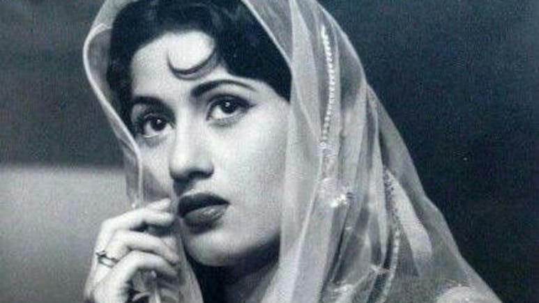 अंकिता लोखंडे की तस्वीरें देख फैन्स को याद आई मधुबाला, तारीफ में लिया सीधे लीजेंड्री एक्ट्रेस का नाम