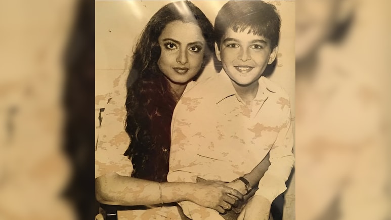 रेखा की गोद में बैठा है 90s का 'हार्टथ्रोब' सुपरस्टार, चाइल्ड आर्टिस्ट बनकर मचाया तूफान, कहलाता था सबसे गुड लुकिंग हीरो रेखा की गोद में बैठा है 90s का 'हार्टथ्रोब' सुपरस्टार, चाइल्ड आर्टिस्ट बनकर मचाया तूफान, कहलाता था सबसे गुड लुकिंग हीरो