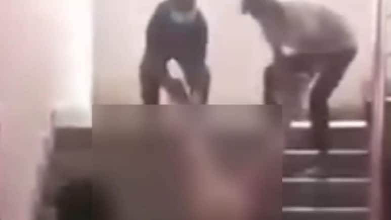 Body Brought For Post-Mortem Dragged At Bihar Hospital, Sparks Outrage Body Brought For Post-Mortem Dragged At Bihar Hospital, Sparks Outrage