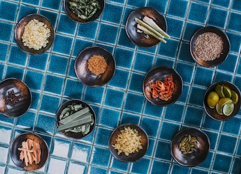 7 Kitchen Ingredients That Clean Tiles Better Than Store-Bought Cleaners