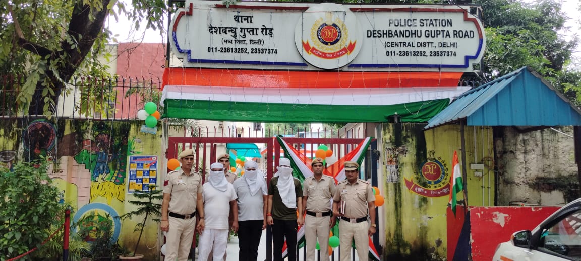 लंदन से पीजी ग्रेजुएट ने कर्ज चुकाने के लिए चुना साइबर-एक्सटॉर्शन , दोस्तों के साथ मिलकर कर दिया बड़ा क्राइम