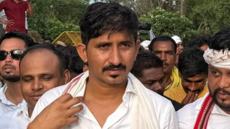'ABVP वाले सभा में भगवा झंडा ले कर घुसे' झालावाड़ में भीलों के आपस में भिड़ने की बात को रोत ने नकारा 'ABVP वाले सभा में भगवा झंडा ले कर घुसे' झालावाड़ में भीलों के आपस में भिड़ने की बात को रोत ने नकारा