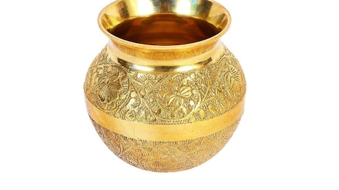 नवरात्रि में कलश स्‍थापना का क्‍या है महत्‍व, अगर नहीं खरीदे हैं अभी तक कलश, तो ये है सुनहरा मौका