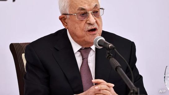 Palestinian President Says Hamas Must Surrender Weapons