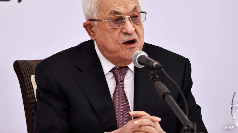 Palestinian President Says Hamas Must Surrender Weapons