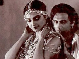 Shekhar Suman Thanks "Prima Donna" Rekha For Starring Opposite Him In <i>Utsav</i> When He Was "A Rank Newcomer" Shekhar Suman Thanks "Prima Donna" Rekha For Starring Opposite Him In <i>Utsav</i> When He Was "A Rank Newcomer"