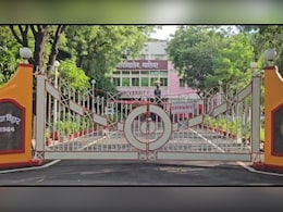 सिलेबस बनाना ही भूल गए जीवाजी विवि के अफसर, छात्रों को डेढ़ माह से पुराना Syllabus पढ़ा रहे प्रोफेसर सिलेबस बनाना ही भूल गए जीवाजी विवि के अफसर, छात्रों को डेढ़ माह से पुराना Syllabus पढ़ा रहे प्रोफेसर
