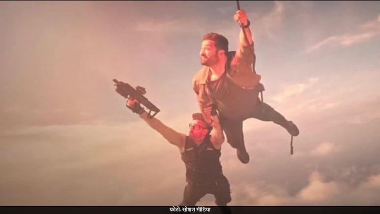 War 2 Social Media Review: ऋतिक रोशन और जूनियर एनटीआर की फिल्म देख लोगों ने दिए रिएक्शन, बताया कैसी है वॉर 2 War 2 Social Media Review: ऋतिक रोशन और जूनियर एनटीआर की फिल्म देख लोगों ने दिए रिएक्शन, बताया कैसी है वॉर 2