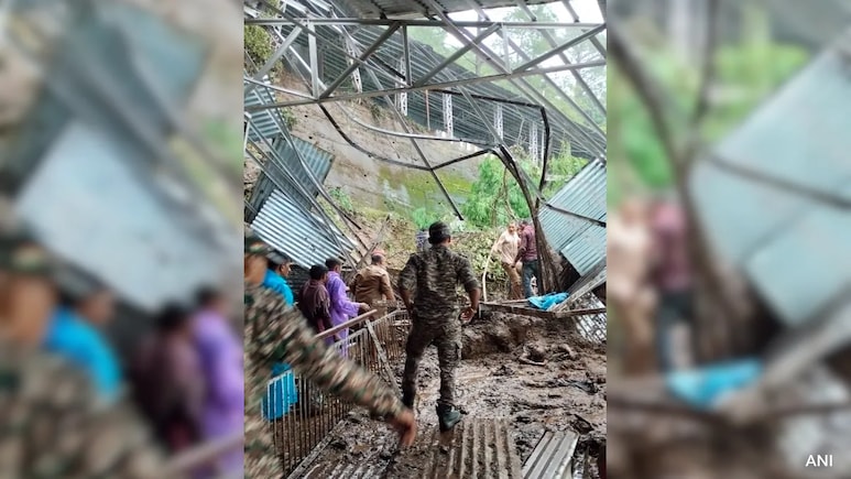 32 Killed In Landslide On Vaishno Devi Route As Rain Batters North India 32 Killed In Landslide On Vaishno Devi Route As Rain Batters North India