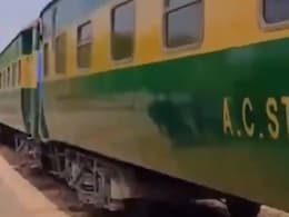 30 Injured After Several Coaches Of Passenger Train Derail In Pakistan 30 Injured After Several Coaches Of Passenger Train Derail In Pakistan
