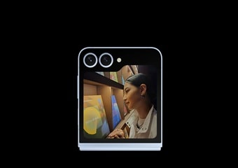 Samsung के 50MP कैमरा, दो डिस्प्ले वाले फ्लिप स्मार्टफोन पर 53 हजार का बंपर डिस्काउंट