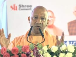 पहले मुगलों ने लूटा, फिर अंग्रेजों ने तबाह किया; जो बच गया था उसे सपा-कांग्रेस ने... एटा में बरसे CM योगी पहले मुगलों ने लूटा, फिर अंग्रेजों ने तबाह किया; जो बच गया था उसे सपा-कांग्रेस ने... एटा में बरसे CM योगी