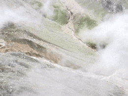 देखिए यहीं से आया सैलाब... धराली में जहां से फटा पानी, श्रीकंठ  पर्वत की वह जगह देखिए देखिए यहीं से आया सैलाब... धराली में जहां से फटा पानी, श्रीकंठ  पर्वत की वह जगह देखिए