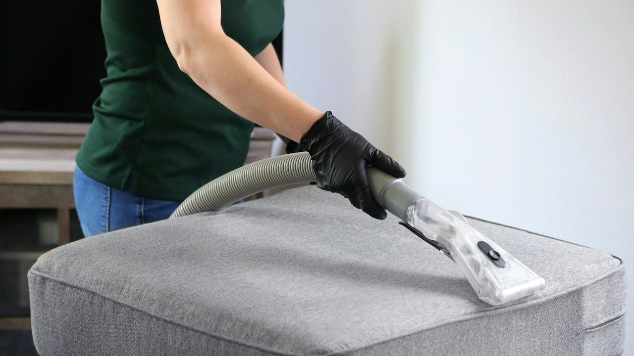Explore portable cordless vacuum cleaners for a quick and effective cleaning service