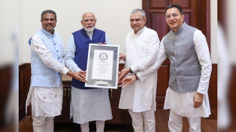 मोदी सरकार के काम को मिला बड़ा नाम, फिर गिनीज बुक में दर्ज, दो उपलब्धियां अकेले धर्मेद्र प्रधान के खाते में