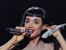 Katy Perry Halts Lifetimes Tour Concert Midway After Fan Collapses On Stage Katy Perry Halts Lifetimes Tour Concert Midway After Fan Collapses On Stage