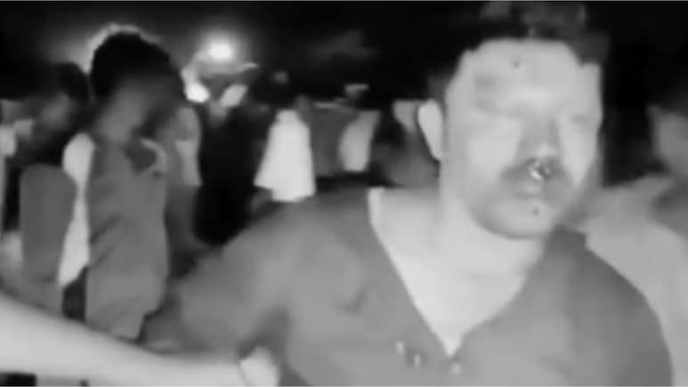 सैन्य अधिकारी पर भीड़ पर गाड़ी चढ़ाने का आरोप, सेना ने वीडियो को बताया भ्रामक सैन्य अधिकारी पर भीड़ पर गाड़ी चढ़ाने का आरोप, सेना ने वीडियो को बताया भ्रामक