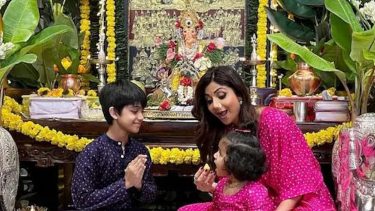 शिल्पा शेट्टी इस साल नहीं मनाएंगी गणेश उत्सव, 22 साल पुरानी परंपरा को तोड़ने पर मजबूर हुई एक्ट्रेस शिल्पा शेट्टी इस साल नहीं मनाएंगी गणेश उत्सव, 22 साल पुरानी परंपरा को तोड़ने पर मजबूर हुई एक्ट्रेस