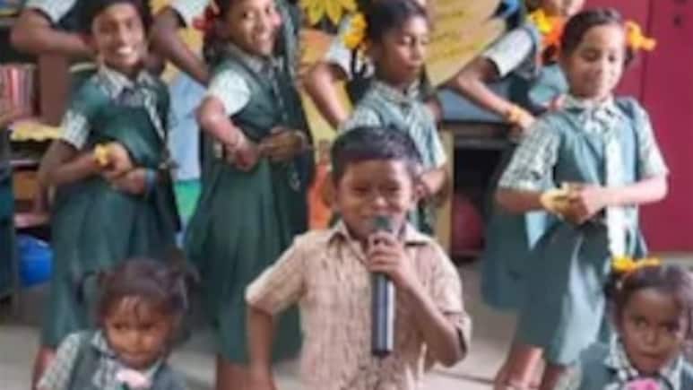 VIDEO: स्कूल के बच्चों ने तोतली जुबान में गाया ऐसा गाना, 100 मिलियन लोगों की पसंद बना ये वीडियो