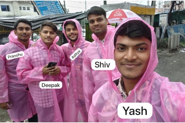 वैष्णो देवी हादसे में धौलपुर के 3 युवक अब भी लापता हैं. वैष्णो देवी हादसे में धौलपुर के 3 युवक अब भी लापता हैं.