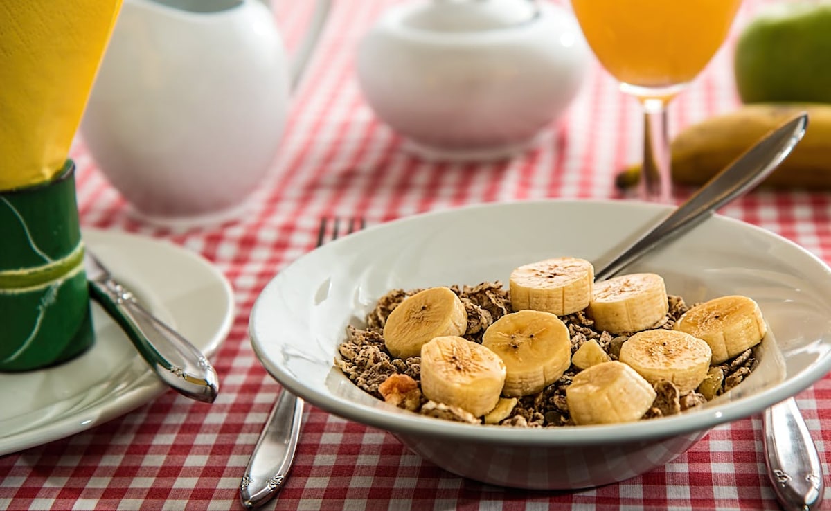 Bananas and nuts can replenish your electrolyte levels quickly Bananas and nuts can replenish your electrolyte levels quickly
