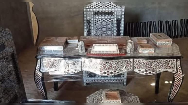 बाड़मेर में ऊंट की हड्डियों से बनाते हैं सजावटी सामान, वैश्‍व‍िक बाजार में बनाई खास जगह