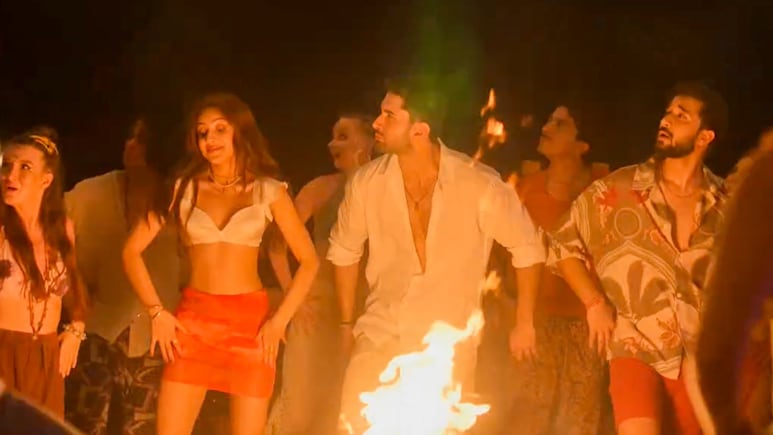 The Ba***ds of Bollywood का पहला गाना बदली सी हवा रिलीज, अरिजीत सिंह की आवाज जीत लेगी दिल The Ba***ds of Bollywood का पहला गाना बदली सी हवा रिलीज, अरिजीत सिंह की आवाज जीत लेगी दिल