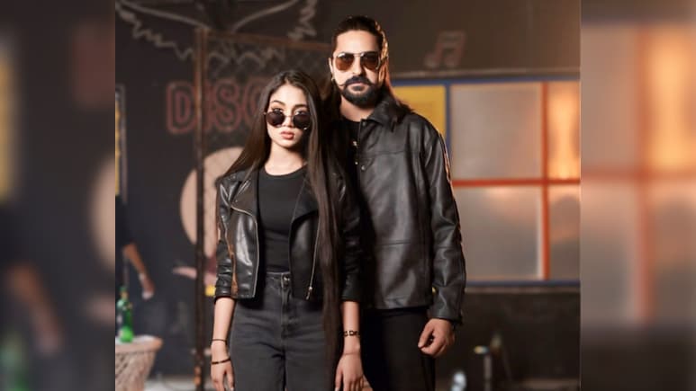 हरियाणवी सिंगर मासूम शर्मा के गाने 'खलनायक' ने मचाया धमाल, हंसिका डिजिया का अंदाज देख फैंस हैरान हरियाणवी सिंगर मासूम शर्मा के गाने 'खलनायक' ने मचाया धमाल, हंसिका डिजिया का अंदाज देख फैंस हैरान