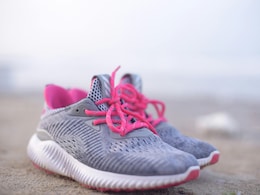 Sneakers पर 50% से 80% तक की भारी छूट, ज़रूर देखें ये शानदार Offers Sneakers पर 50% से 80% तक की भारी छूट, ज़रूर देखें ये शानदार Offers