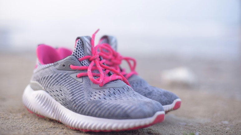 Sneakers पर 50% से 80% तक की भारी छूट, ज़रूर देखें ये शानदार Offers Sneakers पर 50% से 80% तक की भारी छूट, ज़रूर देखें ये शानदार Offers