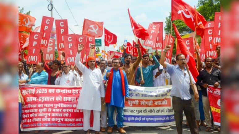 बिहार SIR बवाल: 22 दिन बाद राजनीतिक दल की तरफ से पहली आपत्ति दर्ज, जिंदा को मृत बता काटा नाम