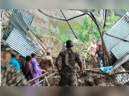जम्मू-कश्मीर में भारी बारिश के बीच वैष्णो देवी मार्ग पर बड़ा भूस्खलन, 6 की मौत, 14 घायल, यात्रा रुकी जम्मू-कश्मीर में भारी बारिश के बीच वैष्णो देवी मार्ग पर बड़ा भूस्खलन, 6 की मौत, 14 घायल, यात्रा रुकी