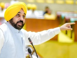 बाढ़ के बाद पंजाब को फिर से पटरी पर लाने की कोशिश, मान सरकार का 2300 से ज्यादा गांवों में सफाई अभियान बाढ़ के बाद पंजाब को फिर से पटरी पर लाने की कोशिश, मान सरकार का 2300 से ज्यादा गांवों में सफाई अभियान