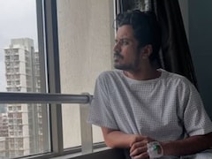 <i>Panchayat</i> Actor Aasif Khan Quits Smoking Weeks After Health Scare, Shares Old Hospital Pic Saying He's 