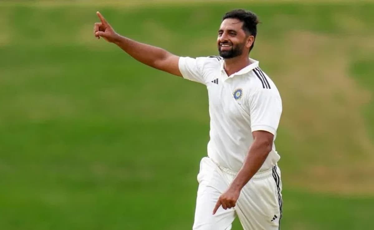 Auqib Nabis 9-For Neutralises Mohammed Shamis 8/90 As Jammu and Kashmir Have 1 Foot In Ranji Trophy Final