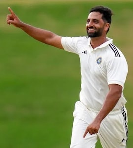 Auqib Nabis 9-For Neutralises Mohammed Shamis 8/90 As Jammu and Kashmir Have 1 Foot In Ranji Trophy Final
