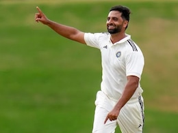 Jammu And Kashmir Pacer Auqib Nabi Scripts History, Shatters Kapil Dev's 47-Year-Old Stunning Record Jammu And Kashmir Pacer Auqib Nabi Scripts History, Shatters Kapil Dev's 47-Year-Old Stunning Record