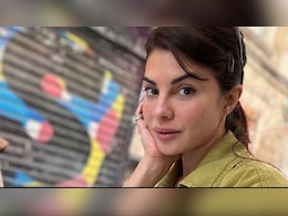 जैकलीन फर्नांडीस ने किए 'लाल बागचा राजा' के दर्शन