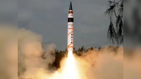 पाकिस्तान और चीन की उड़ी नींद! स्वदेशी अग्नि-5 में है बहुत 'आग', पढ़ें दुश्मनों पर कैसे पड़ेगी भारी