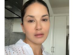 Sunny Leone Found Worms In Her Tomatoes - What To Do If You Find The Same