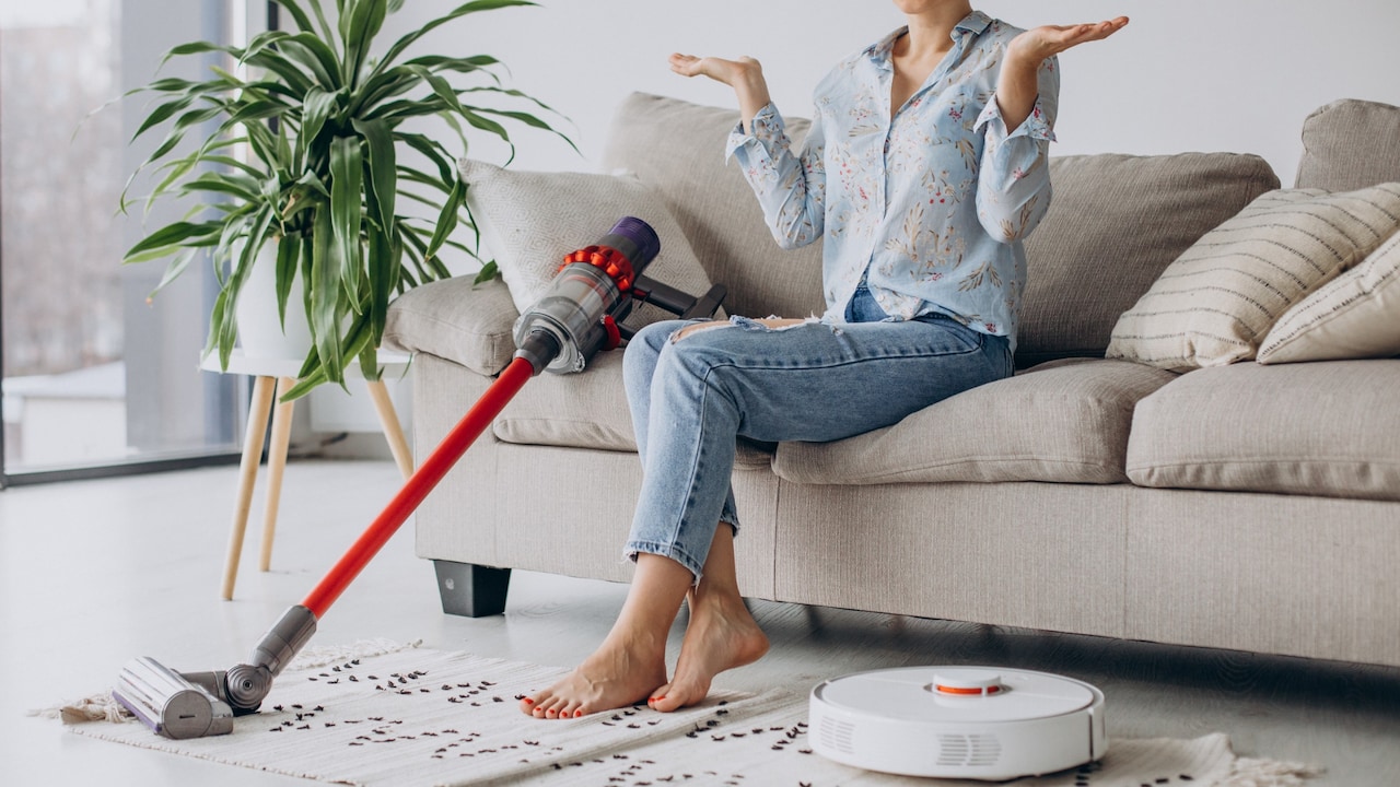 Best cordless vacuum cleaners under ₹5,000 for simple daily cleaning