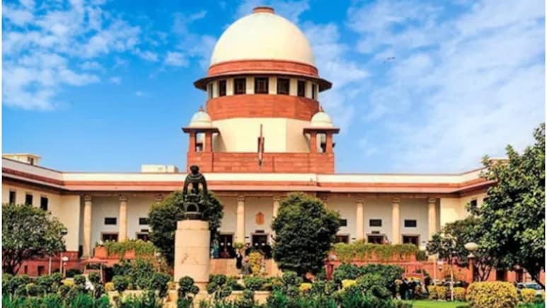 बंगाली भाषी मजदूरों की 'हिरासत' पर सुप्रीम कोर्ट सख्त, राजस्थान सरकार से भी जवाब तलब बंगाली भाषी मजदूरों की 'हिरासत' पर सुप्रीम कोर्ट सख्त, राजस्थान सरकार से भी जवाब तलब