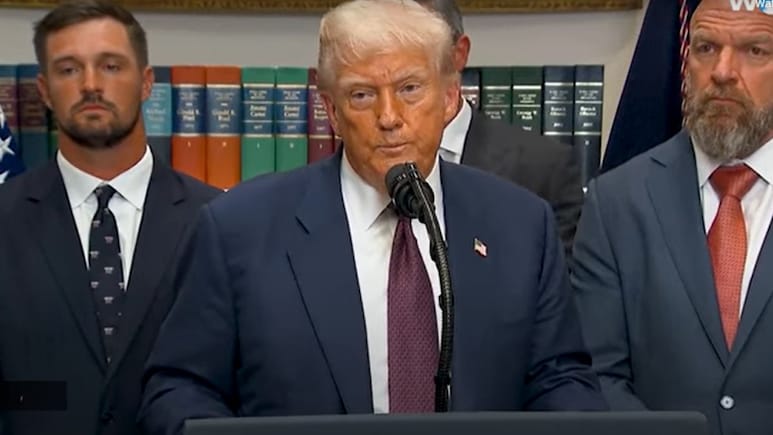 "In My 1st Term, I Was Fighting Lunatics Like You": Donald Trump To Reporter "In My 1st Term, I Was Fighting Lunatics Like You": Donald Trump To Reporter