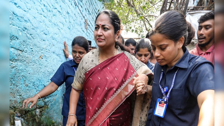 Delhi Chief Minister Rekha Gupta Attacked At Public Meet, Accused Arrested