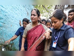 Delhi Chief Minister Slapped, Her Hair Pulled, Attempt To Murder Case Filed Delhi Chief Minister Slapped, Her Hair Pulled, Attempt To Murder Case Filed