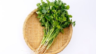 मुंबई में धनियापत्ता को लेकर सब्जी वाले ने कस्टमर पर चाकू से किया हमला