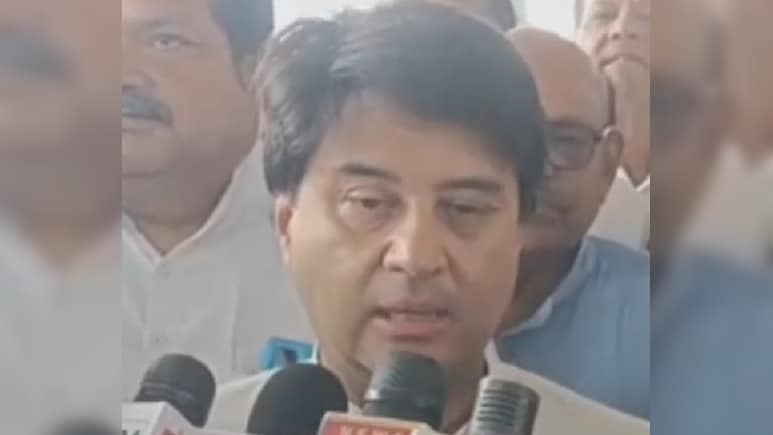 'जिन्हें कुर्सी छिनने का डर, वही कर रहे विरोध', संविधान संशोधन बिल पर बोले सिंधिया