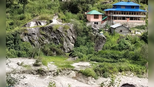 घर टूटे.. सड़कें गायब और बाढ़ में बह गईं जिंदगियां, कुल्लू में बादल फटने के बाद अब कैसे हैं हालात?