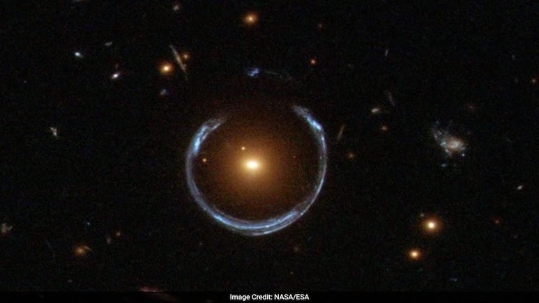 Biggest-Ever Black Hole With Mass Of 36 Billion Suns Discovered: 'Cosmic Behemoth' Biggest-Ever Black Hole With Mass Of 36 Billion Suns Discovered: 'Cosmic Behemoth'